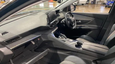 PEUGEOT 3008 1.2 PureTech Allure Premium EAT8