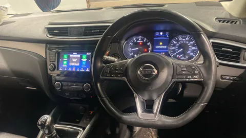 NISSAN QASHQAI 1.3 DiG-T Tekna