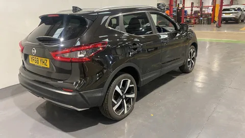 NISSAN QASHQAI 1.3 DiG-T Tekna