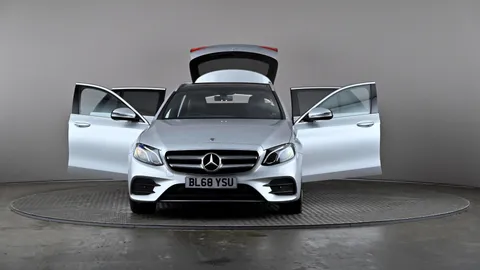 MERCEDES-BENZ E CLASS E 200 AMG Line Premium 9G-Tronic