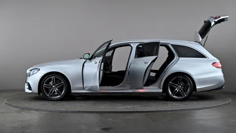 MERCEDES-BENZ E CLASS E 200 AMG Line Premium 9G-Tronic