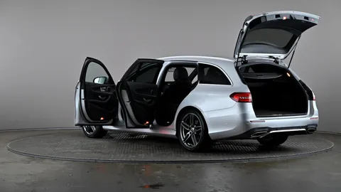 MERCEDES-BENZ E CLASS E 200 AMG Line Premium 9G-Tronic