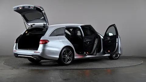 MERCEDES-BENZ E CLASS E 200 AMG Line Premium 9G-Tronic