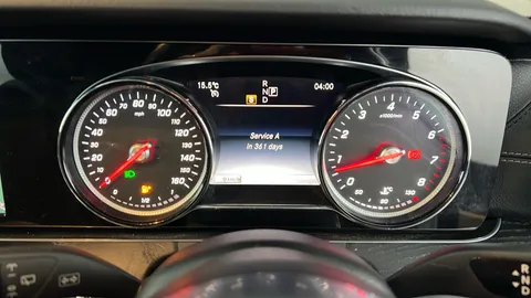 MERCEDES-BENZ E CLASS E 200 AMG Line Premium 9G-Tronic