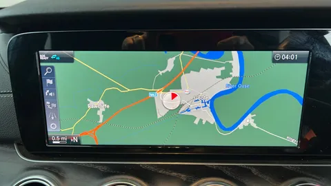 MERCEDES-BENZ E CLASS E 200 AMG Line Premium 9G-Tronic