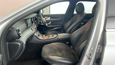 MERCEDES-BENZ E CLASS E 200 AMG Line Premium 9G-Tronic