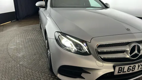 MERCEDES-BENZ E CLASS E 200 AMG Line Premium 9G-Tronic