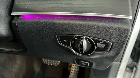 MERCEDES-BENZ E CLASS E 200 AMG Line Premium 9G-Tronic