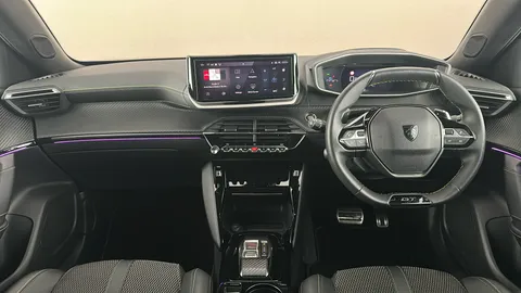 PEUGEOT 2008 1.2 PureTech 130 GT EAT8