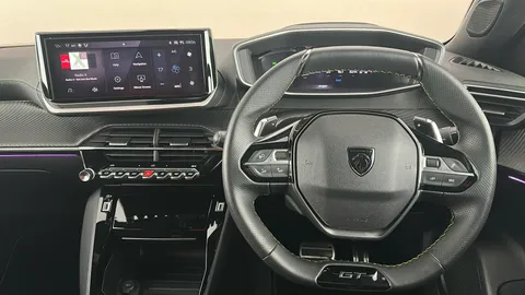 PEUGEOT 2008 1.2 PureTech 130 GT EAT8