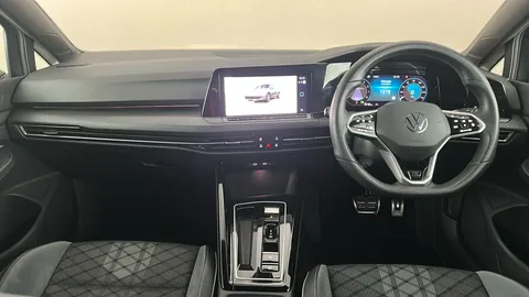 VOLKSWAGEN GOLF 1.5 eTSI 150 R-Line DSG