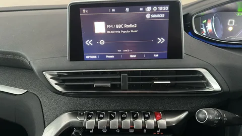 PEUGEOT 3008 1.5 BlueHDi GT Line Premium EAT8