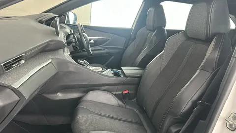 PEUGEOT 3008 1.5 BlueHDi GT Line Premium EAT8