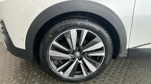 PEUGEOT 3008 1.5 BlueHDi GT Line Premium EAT8