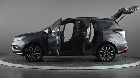 FORD KUGA 1.5 TDCi ST-Line 2WD