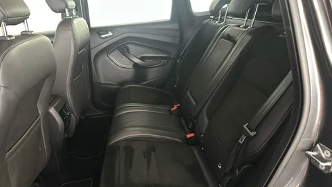 FORD KUGA 1.5 TDCi ST-Line 2WD