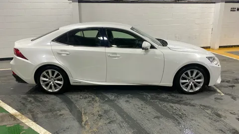 LEXUS IS 300h Advance CVT Auto