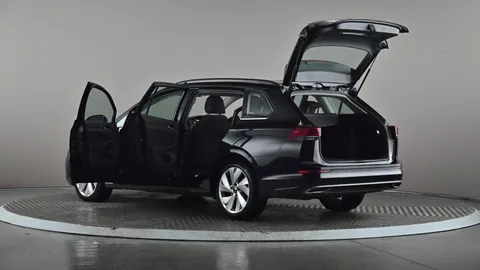 VOLKSWAGEN GOLF 1.5 eTSI Style DSG