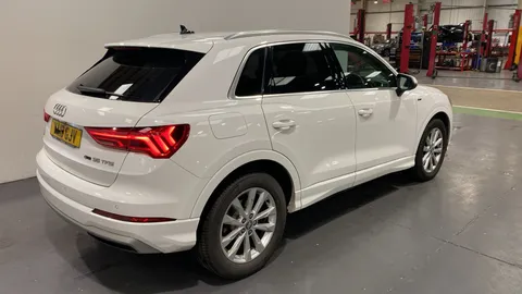 AUDI Q3 35 TFSI Sport S Tronic