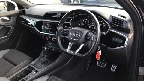 AUDI Q3 45 TFSI e Black Edition S Tronic