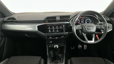 AUDI Q3 35 TFSI S Line [Comfort+Sound Pack]