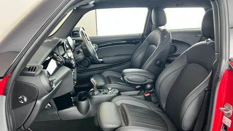 MINI HATCHBACK 135kW Cooper S Level 3 33kWh Auto