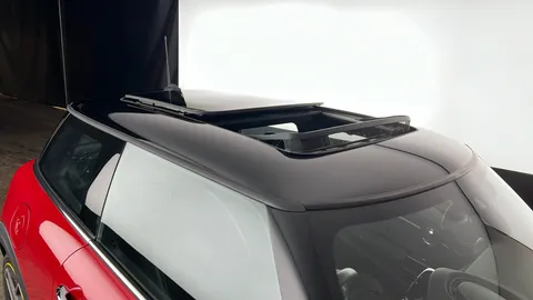 MINI HATCHBACK 135kW Cooper S Level 3 33kWh Auto