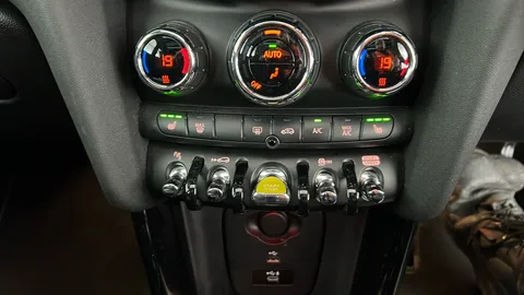 MINI HATCHBACK 135kW Cooper S Level 3 33kWh Auto