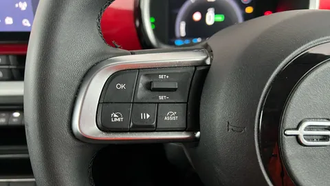 FIAT 600 115kW Red 54kWh Auto