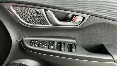 HYUNDAI KONA 100kW Premium 39kWh Auto