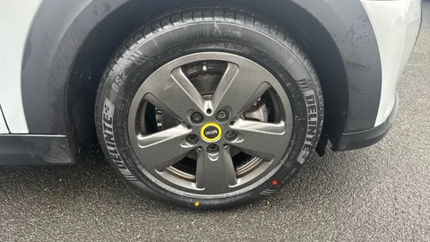 MINI HATCHBACK 135kW Cooper S Level 1 33kWh Auto