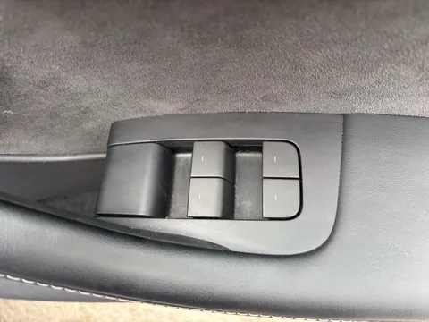 TESLA MODEL Y Performance AWD Auto
