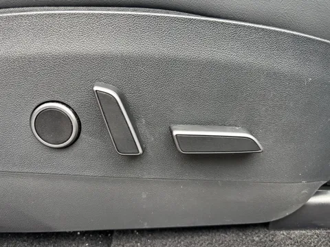 TESLA MODEL Y Performance AWD Auto