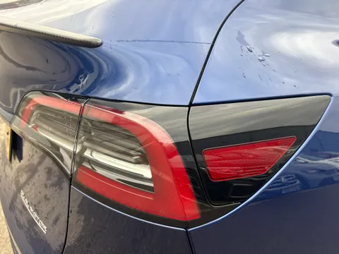 TESLA MODEL Y Performance AWD Auto