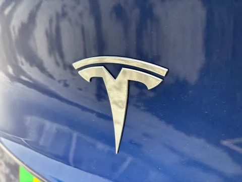 TESLA MODEL Y Performance AWD Auto