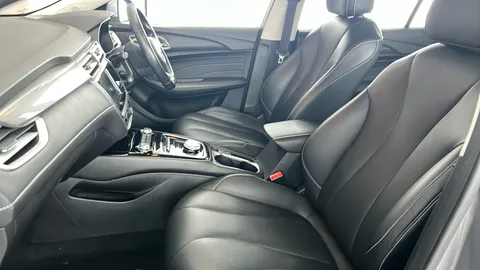 MG MOTOR UK MG5 115kW Exclusive EV 53kWh Auto