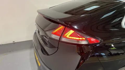 HYUNDAI IONIQ 100kW Premium 38kWh Auto