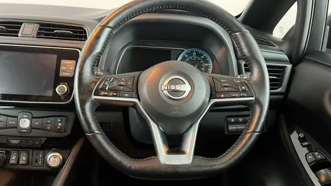 NISSAN LEAF 110kW N-Connecta 39kWh Auto