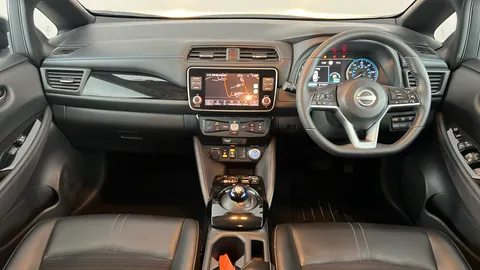 NISSAN LEAF 110kW N-Connecta 39kWh Auto