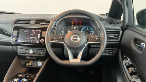NISSAN LEAF 110kW N-Connecta 39kWh Auto