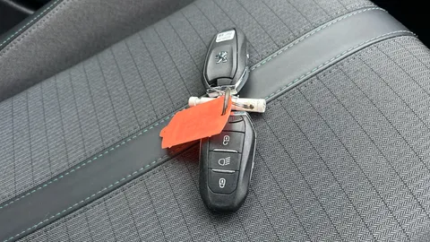 PEUGEOT 208 100kW Allure 50kWh Auto