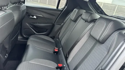 PEUGEOT 208 100kW Allure 50kWh Auto