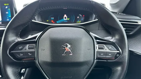 PEUGEOT 208 100kW Allure 50kWh Auto