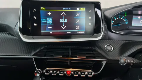 PEUGEOT 2008 100kW Active Premium 50kWh Auto