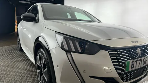 PEUGEOT 208 100kW GT 50kWh Auto