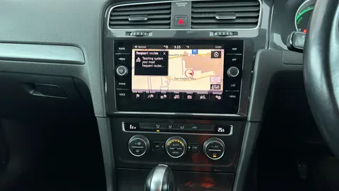 VOLKSWAGEN GOLF 99kW e-Golf 35kWh Auto