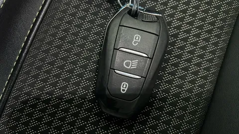 PEUGEOT 208 100kW GT 50kWh Auto