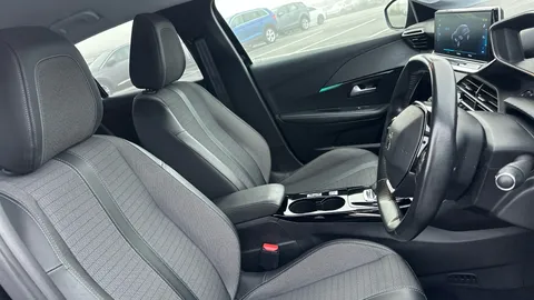 PEUGEOT 208 100kW Allure 50kWh Auto