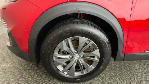 PEUGEOT 2008 100kW Active Premium 50kWh Auto