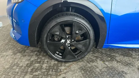 PEUGEOT 208 100kW GT 50kWh Auto
